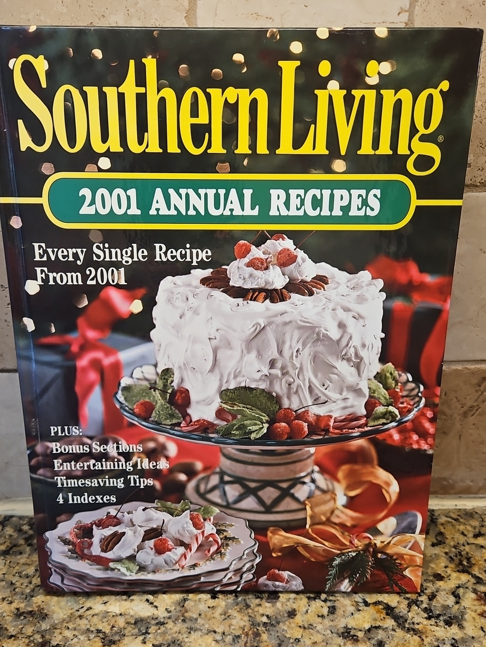 Southern Living 2001 Annual Recipes Cookbook 368 Pages Like New